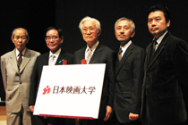佐藤学長を囲んで