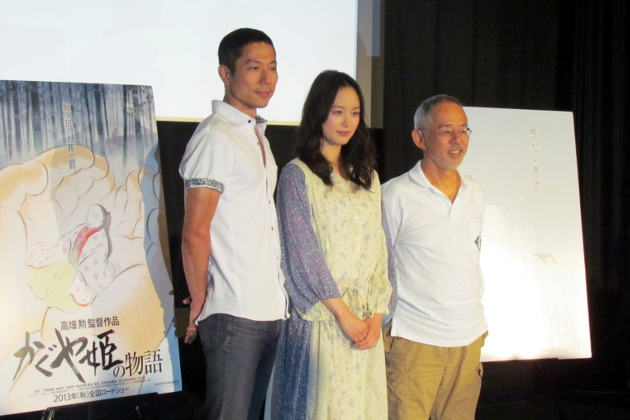 芯の強いかぐや姫を演じた朝倉と鈴木＆西村プロデューサー