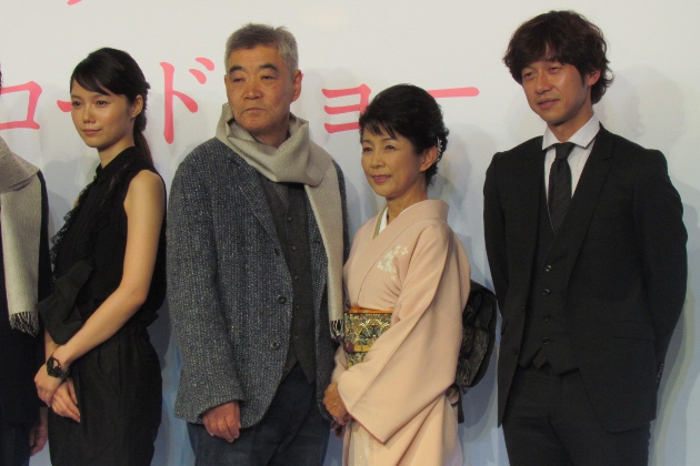 松本産の1点物のマフラーを巻いて