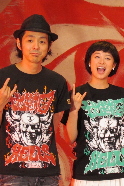 ステキなTシャツを着た宮藤監督＆清野